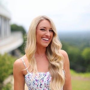 Meet your Posher, Courtney